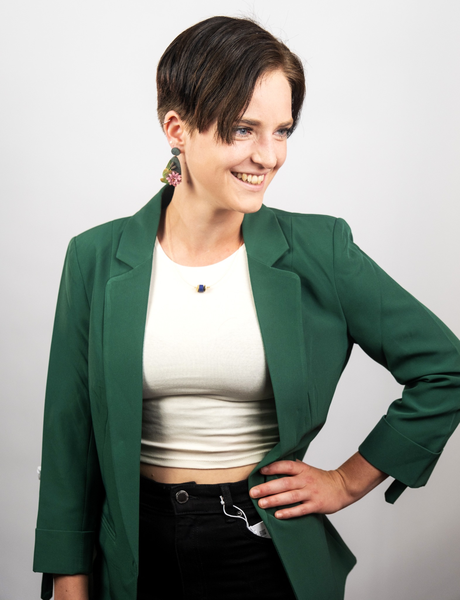 MAXXIMUM Voice Vocal Coach im grünen Blazer